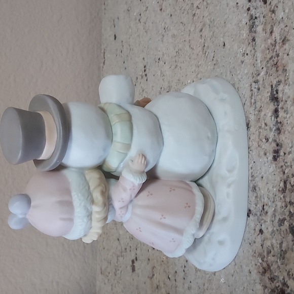 NEW- Precious Moments Figurine- "Snow Man Like My Man." 587877. - Picture 4 of 5